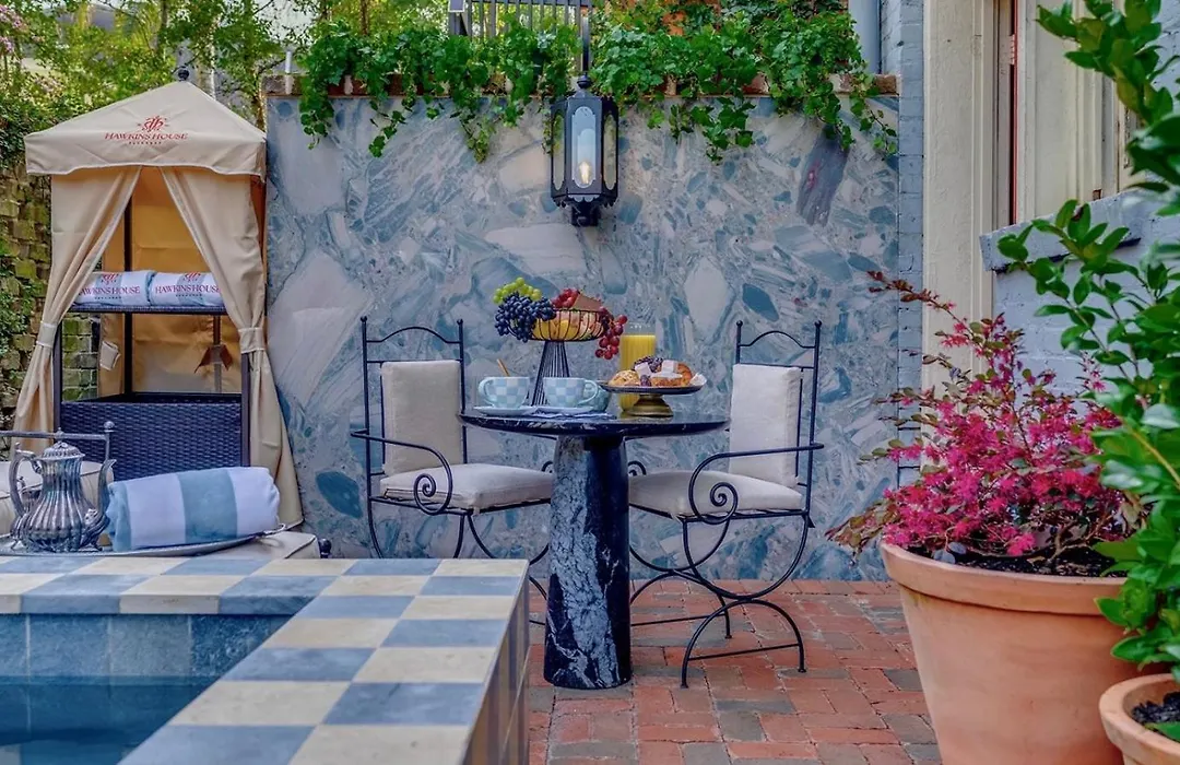 Hawkins House - Historic Savannah Stay Near Forsyth Park With Designer Interiors And Heated Pool-1